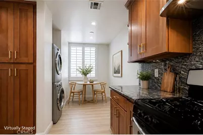 10470 Riverside #102, Toluca Lake, CA 91602 - Photo 11