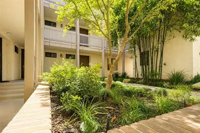 10470 Riverside #102, Toluca Lake, CA 91602 - Photo 25