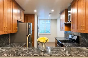 10470 Riverside, Toluca Lake, CA 91602 - Photo 9
