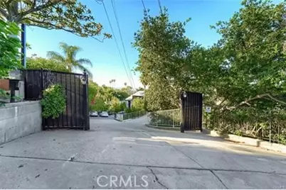 21651 Yucatan Avenue, Woodland Hills, CA 91364 - Photo 3