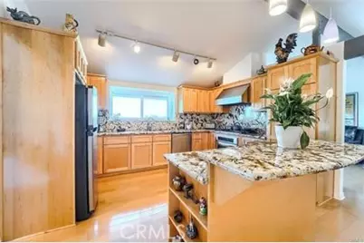 21651 Yucatan Avenue, Woodland Hills, CA 91364 - Photo 13