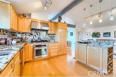 21651 Yucatan Avenue, Woodland Hills, CA 91364 - Photo 11