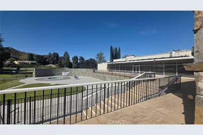 19364 Avenue Of The Oaks, Newhall, CA 91321 - Photo 21
