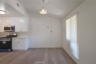 19364 Ave Of The Oaks, Newhall, CA 91321 - Photo 7