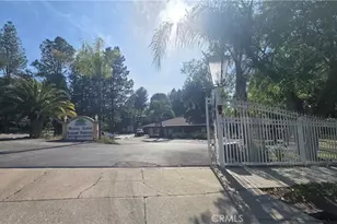 19364 Ave Of The Oaks, Newhall, CA 91321 - Photo 23