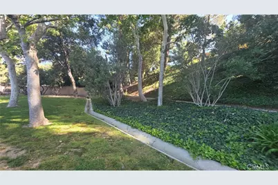 19364 Avenue Of The Oaks, Newhall, CA 91321 - Photo 3