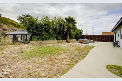 13808 Shablow Avenue, Sylmar, CA 91342 - Photo 37