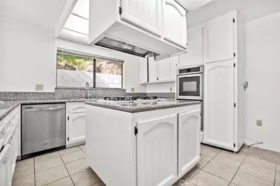 1321 Greenbriar Road, Glendale, CA 91207 - Photo 15