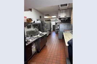 [Address not provided], Van Nuys, CA 91405 - Photo 9