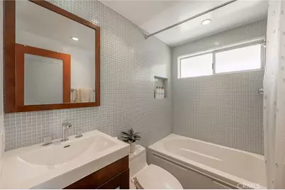 19281 Berclair Lane, Tarzana, CA 91356 - Photo 37