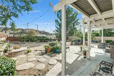 28314 Easton, Saugus, CA 91350 - Photo 27