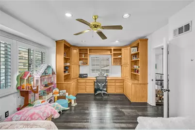 28314 Easton, Saugus, CA 91350 - Photo 17