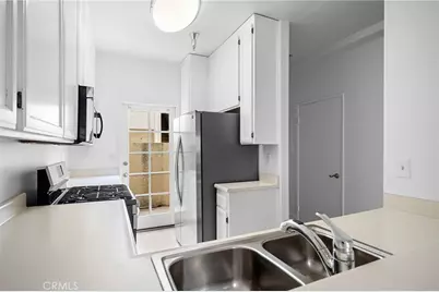11038 Camarillo Street #13, North Hollywood, CA 91602 - Photo 15