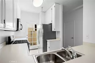 11038 Camarillo St, North Hollywood, CA 91602 - Photo 15