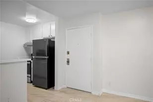 15425 Sherman, Van Nuys, CA 91406 - Photo 3