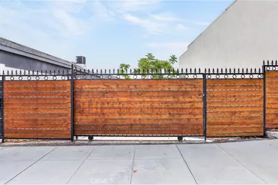 9939 Commerce Avenue, Tujunga, CA 91042 - Photo 23