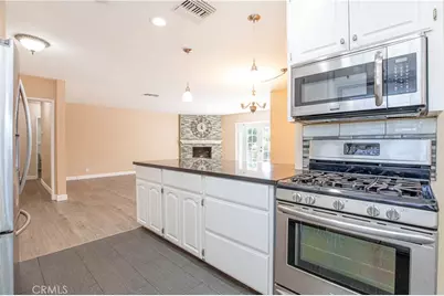 10207 Collett Ave, North Hills, CA 91343 - Photo 7