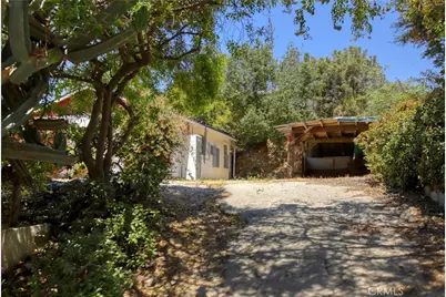 9940 Sunland Boulevard, Shadow Hills, CA 91040 - Photo 21