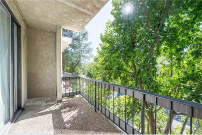 11560 Moorpark Street #204, North Hollywood, CA 91602 - Photo 3