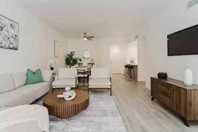 435 E Valencia #105, Burbank, CA 91501 - Photo 5