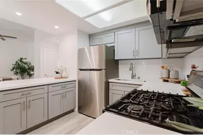 435 E Valencia #105, Burbank, CA 91501 - Photo 15