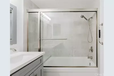 435 E Valencia #105, Burbank, CA 91501 - Photo 21