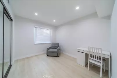 902 E Walnut Avenue, Burbank, CA 91501 - Photo 13