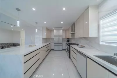 902 E Walnut Avenue, Burbank, CA 91501 - Photo 7