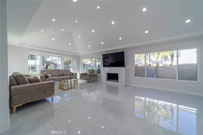 902 E Walnut Avenue, Burbank, CA 91501 - Photo 3