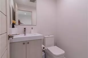 902 E Walnut Ave, Burbank, CA 91501 - Photo 9