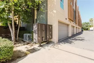 14104 W Monroe Pl, Van Nuys, CA 91405 - Photo 9