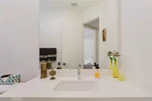 14104 W Monroe Pl, Van Nuys, CA 91405 - Photo 23