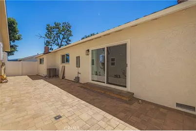 10024 Norwich Avenue, Mission Hills (San Fernando), CA 91345 - Photo 19