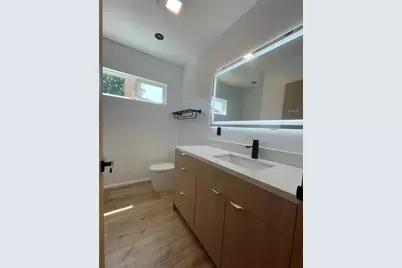 1713 W Alameda Avenue, Burbank, CA 91506 - Photo 3