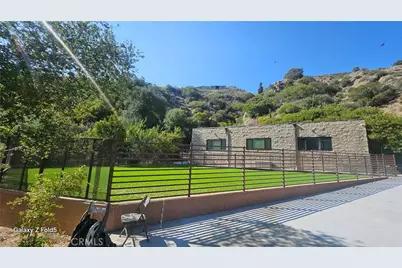 2311 Stonyvale Road, Tujunga, CA 91042 - Photo 3