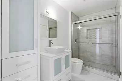 22137 Burbank #3, Woodland Hills, CA 91367 - Photo 9