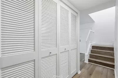 22137 Burbank #3, Woodland Hills, CA 91367 - Photo 5