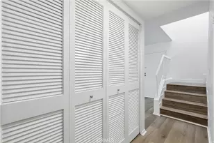 22137 Burbank, Woodland Hills, CA 91367 - Photo 5