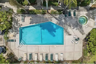 22137 Burbank #3, Woodland Hills, CA 91367 - Photo 17