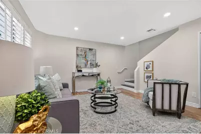 305 E Valencia #J, Burbank, CA 91502 - Photo 13
