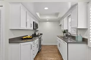 305 E Valencia, Burbank, CA 91502 - Photo 23