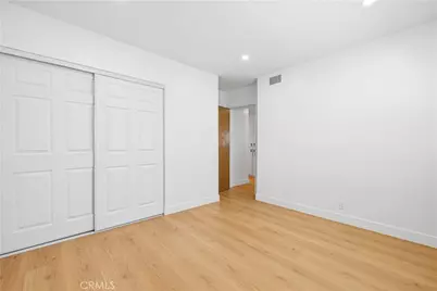 10024 Norwich Avenue, Mission Hills (San Fernando), CA 91345 - Photo 17