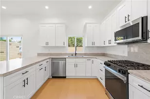 10024 Norwich Ave, Mission Hills (San Fernando), CA 91345 - Photo 27