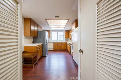 17522 Sherman Way #202, Van Nuys, CA 91406 - Photo 9
