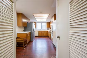 17522 Sherman Way, Van Nuys, CA 91406 - Photo 9