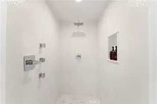 180 Aspen Oak Ln, Glendale, CA 91207 - Photo 57