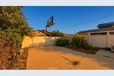 6851 Foothill, Tujunga, CA 91042 - Photo 45
