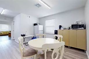 6851 Foothill, Tujunga, CA 91042 - Photo 23