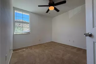 29511 Dana Ct, Canyon Country, CA 91387 - Photo 19