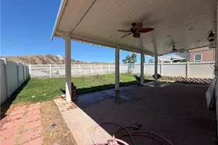 29511 Dana Ct, Canyon Country, CA 91387 - Photo 15
